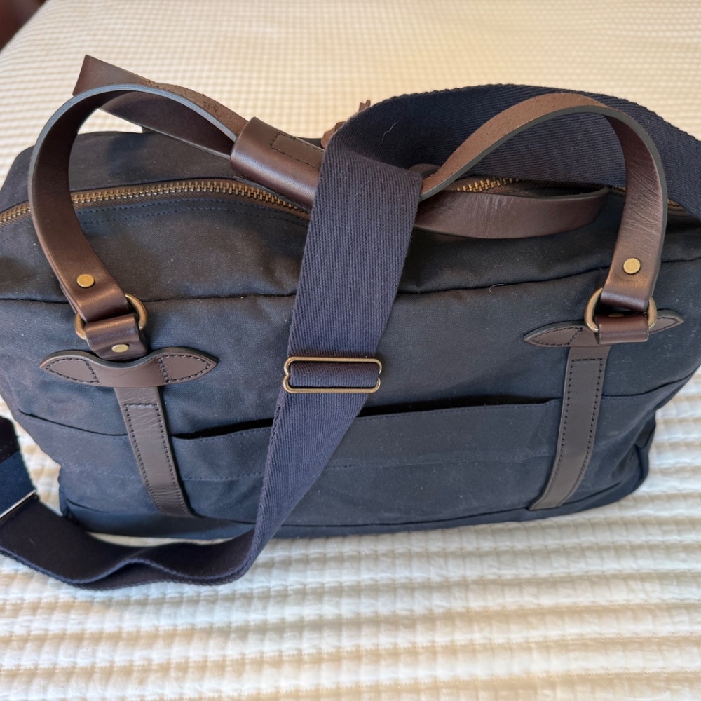 Filson 48 Hour Tin Cloth Duffle Bag - Picture 2 of 7